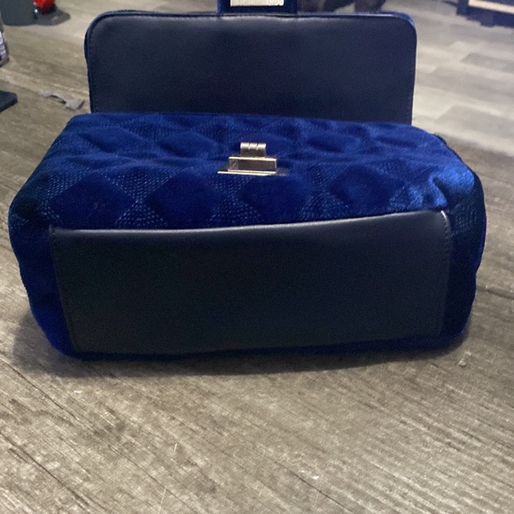 Convertible Crossbody Shoulder Bag - Picture 5 of 5